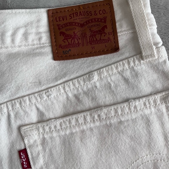LEVI’S 501 SHORTS - Picture 5 of 7